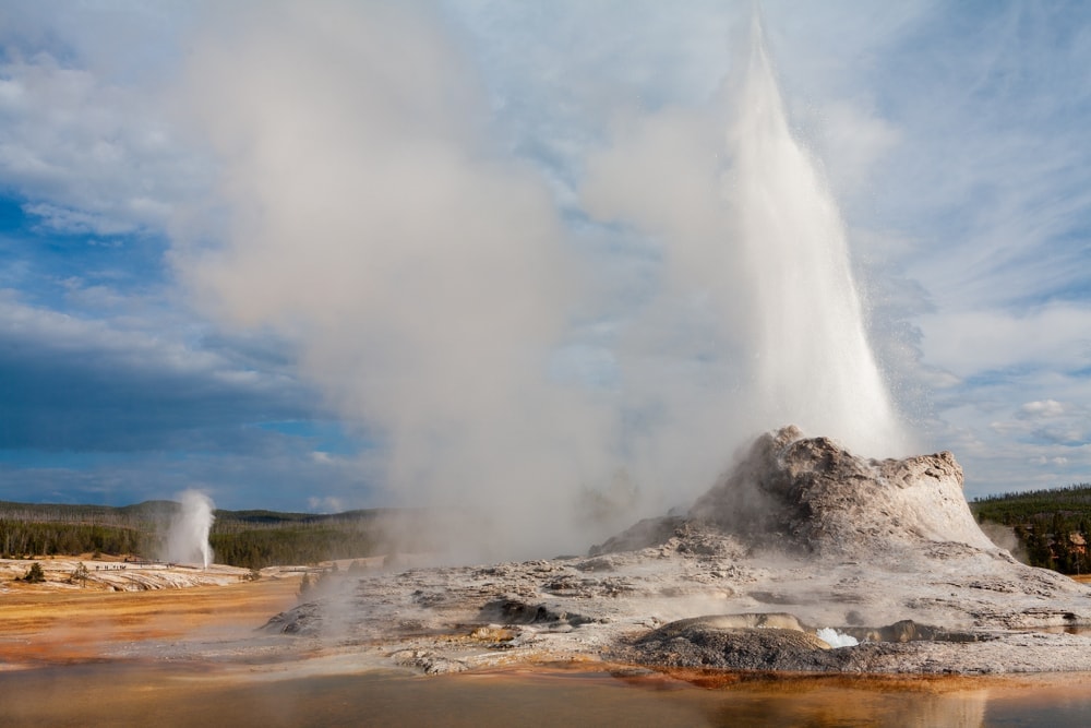 Geyser volcanic landform