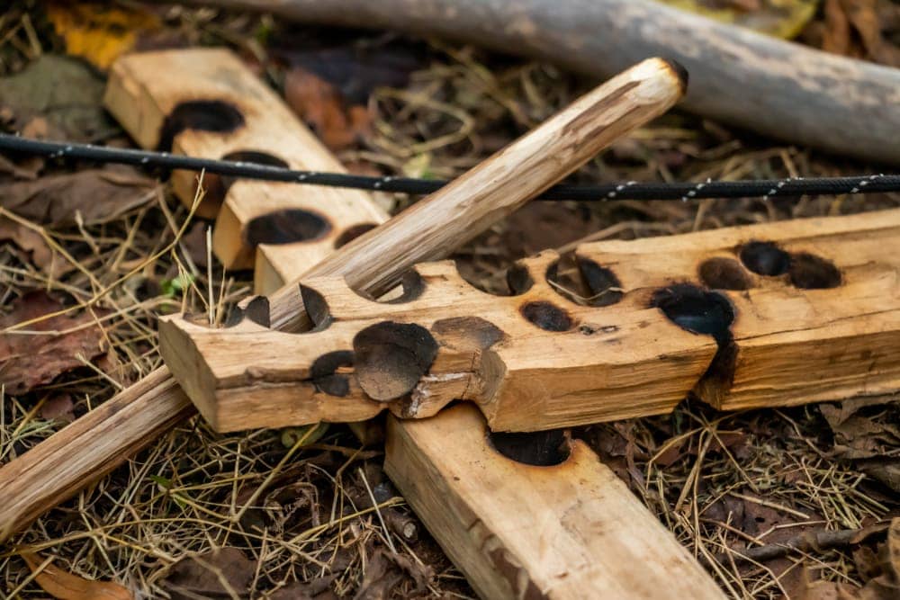 Spindle and a fireboard to start a fire