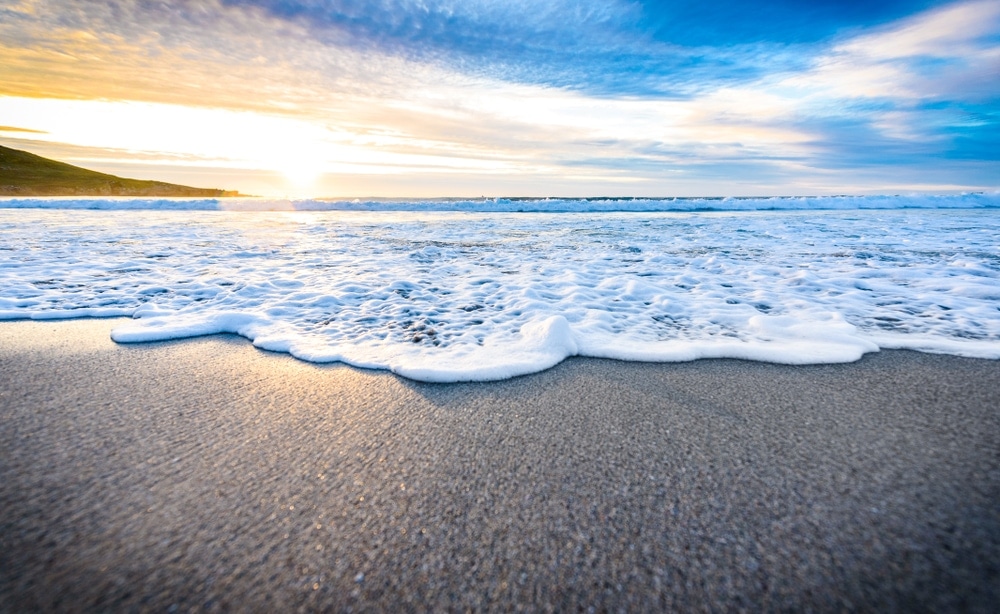 Image of waves at coastline