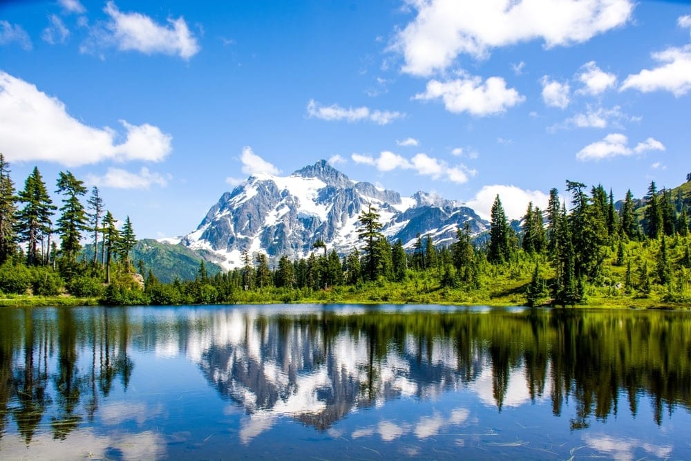 landscape scenic viewof the Mount Shuksan and Picture lake, North Cascades National Park, Washington, USA