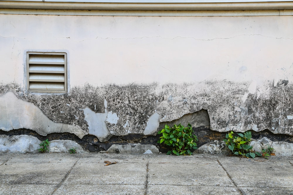 wall cracking on a house due to subsidence
