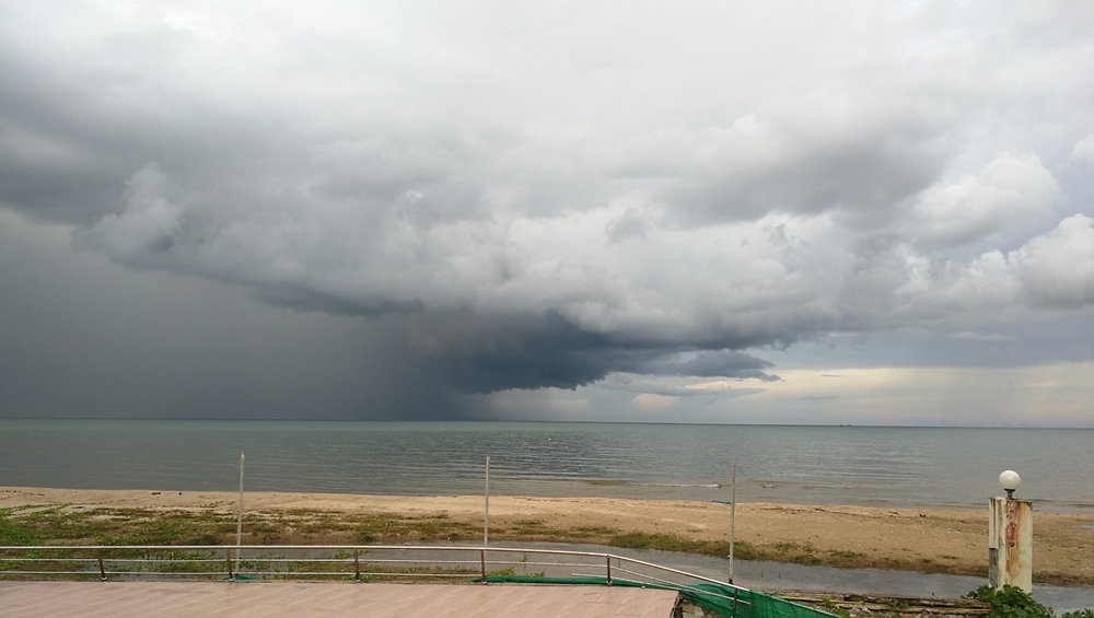 Nimbostratus clouds formed on top of the ocean