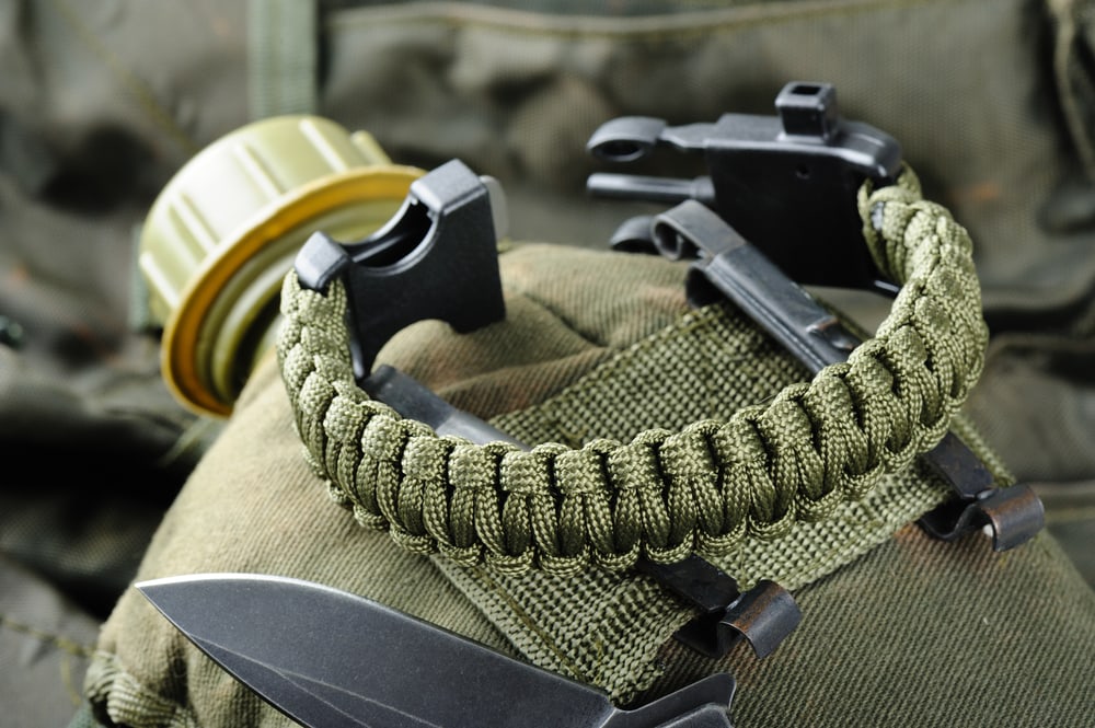 a paracord survival bracelet