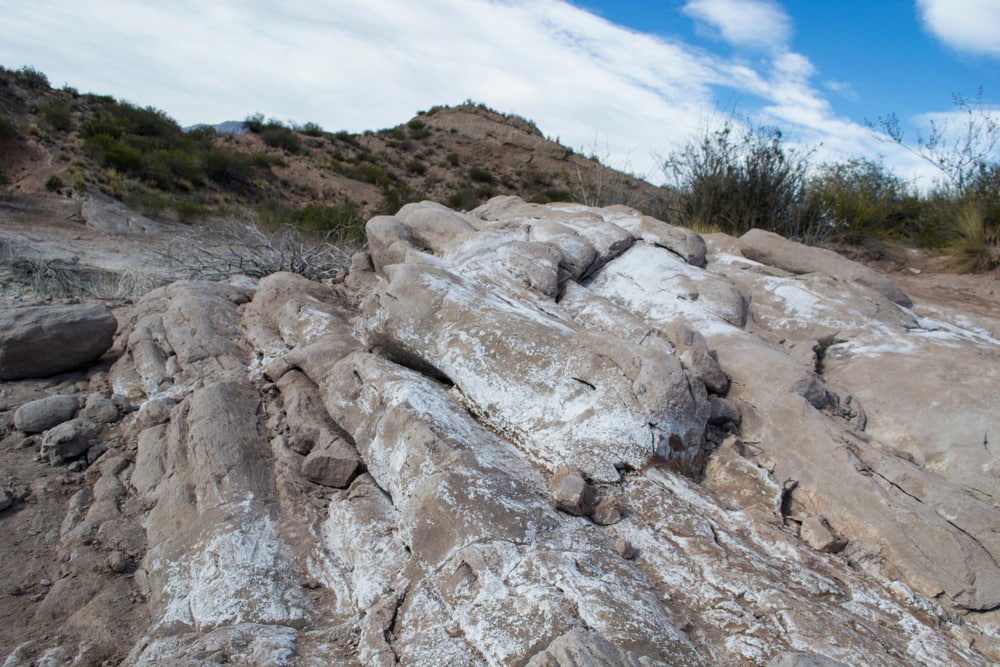 image of rocks with saltpeter