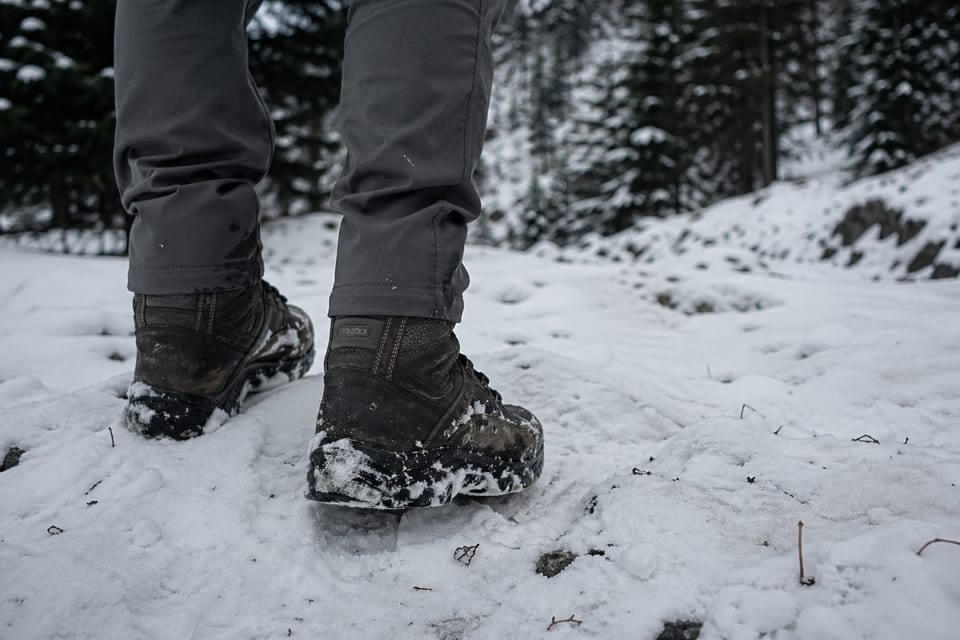 400 G vs 800 G insulate hiking boots featured image