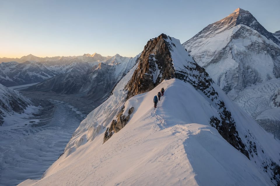 how long does it take to climb Mount Everest featured image