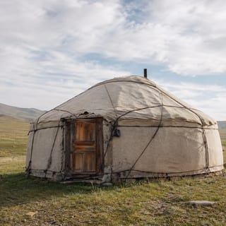 what is a yurt featured image