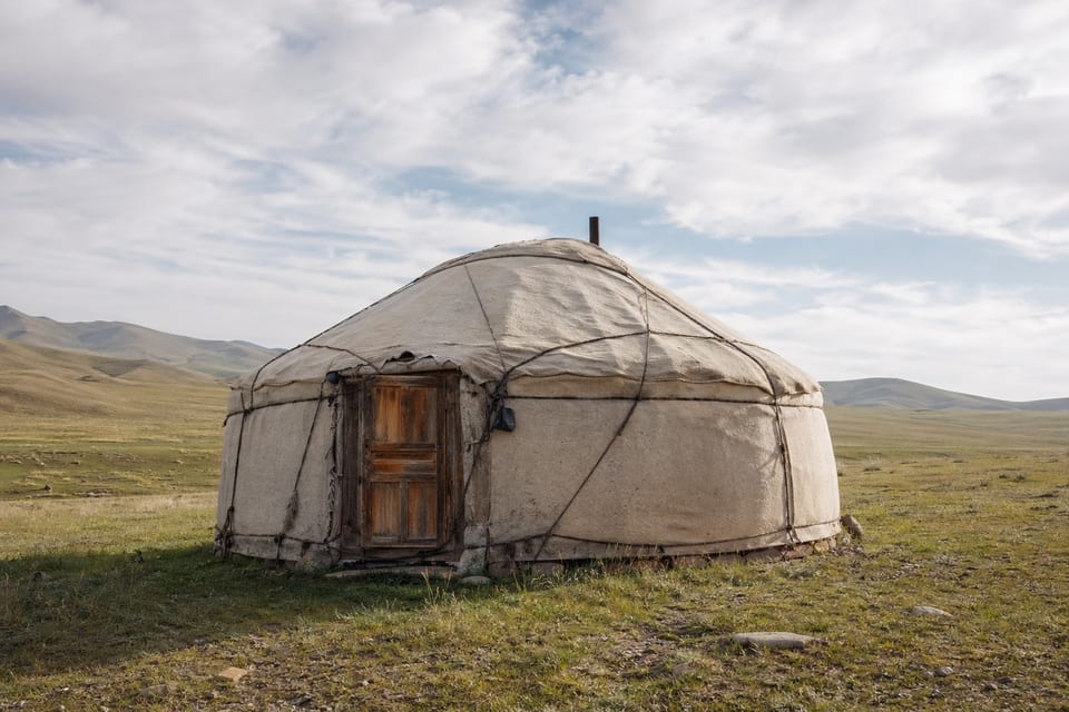 what is a yurt featured image